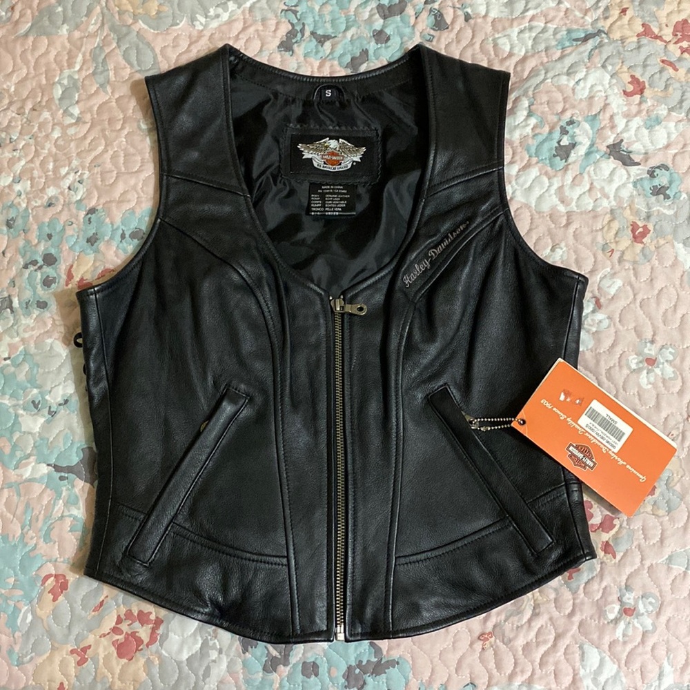 Harley Davidson leather biker vest. NEW! Small, lace-up, wings, motorcycle